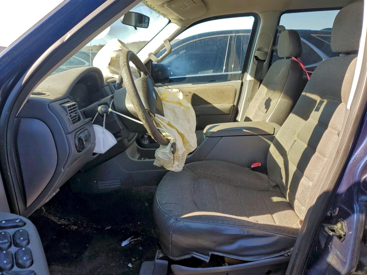 Ford Explorer Xls Image 6