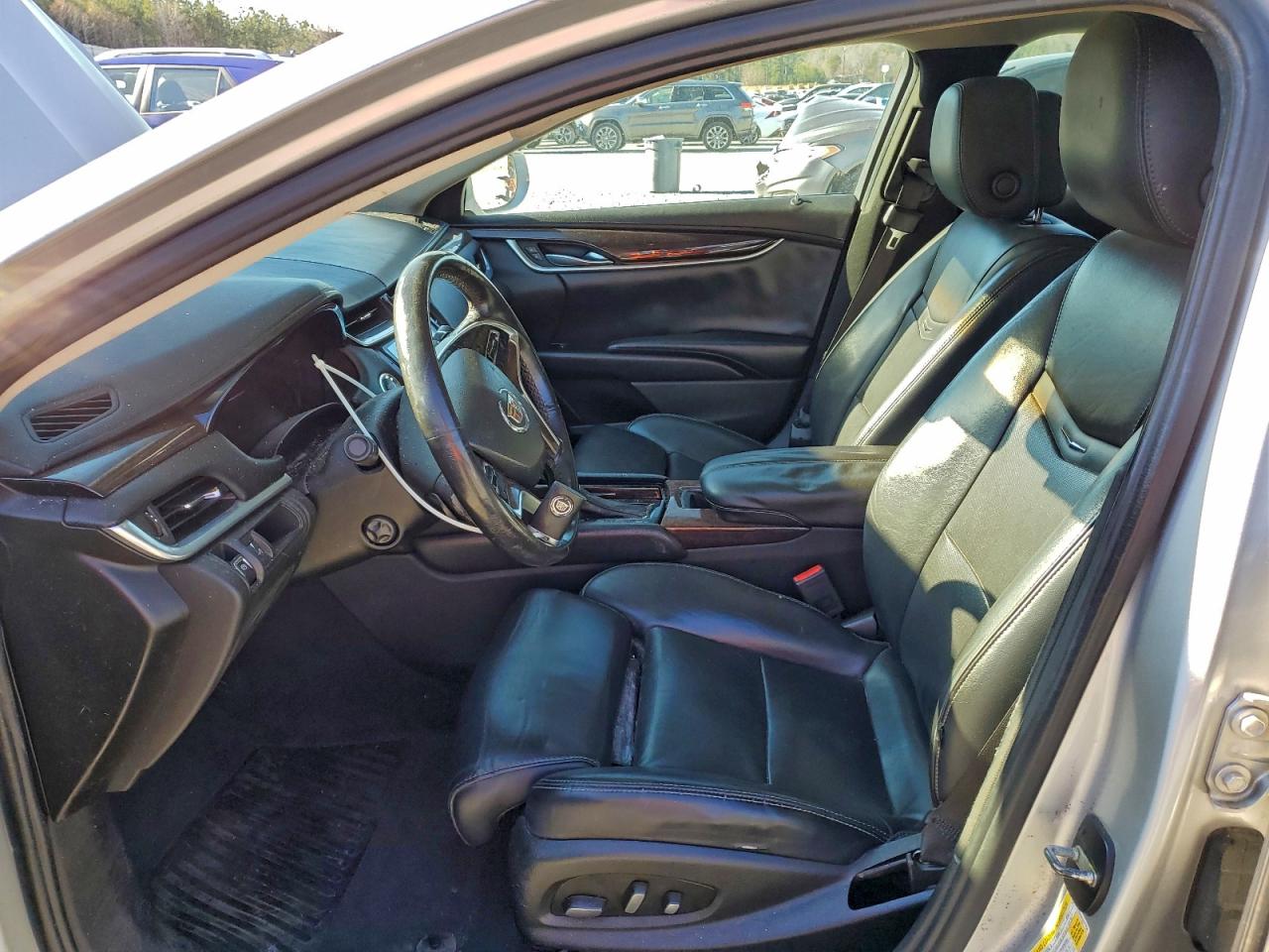 Cadillac XTS Luxury Collection Image 9