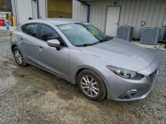 Mazda 3 Touring Image 5