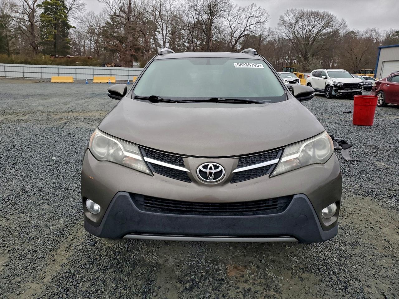 Toyota RAV4 Xle Image 12