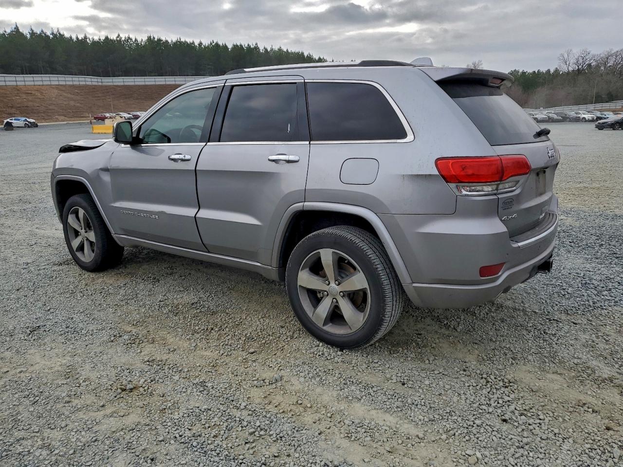 Jeep Grand Cherokee Overland Image 5