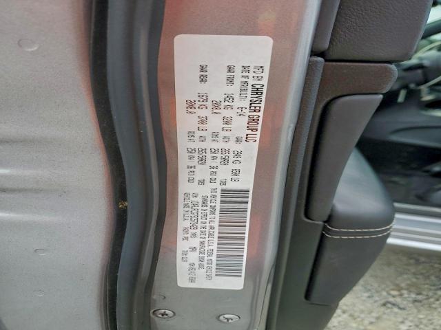 Jeep Grand Cherokee Overland Image 11