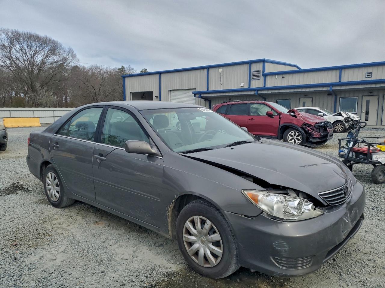 Toyota Camry Le Image 4