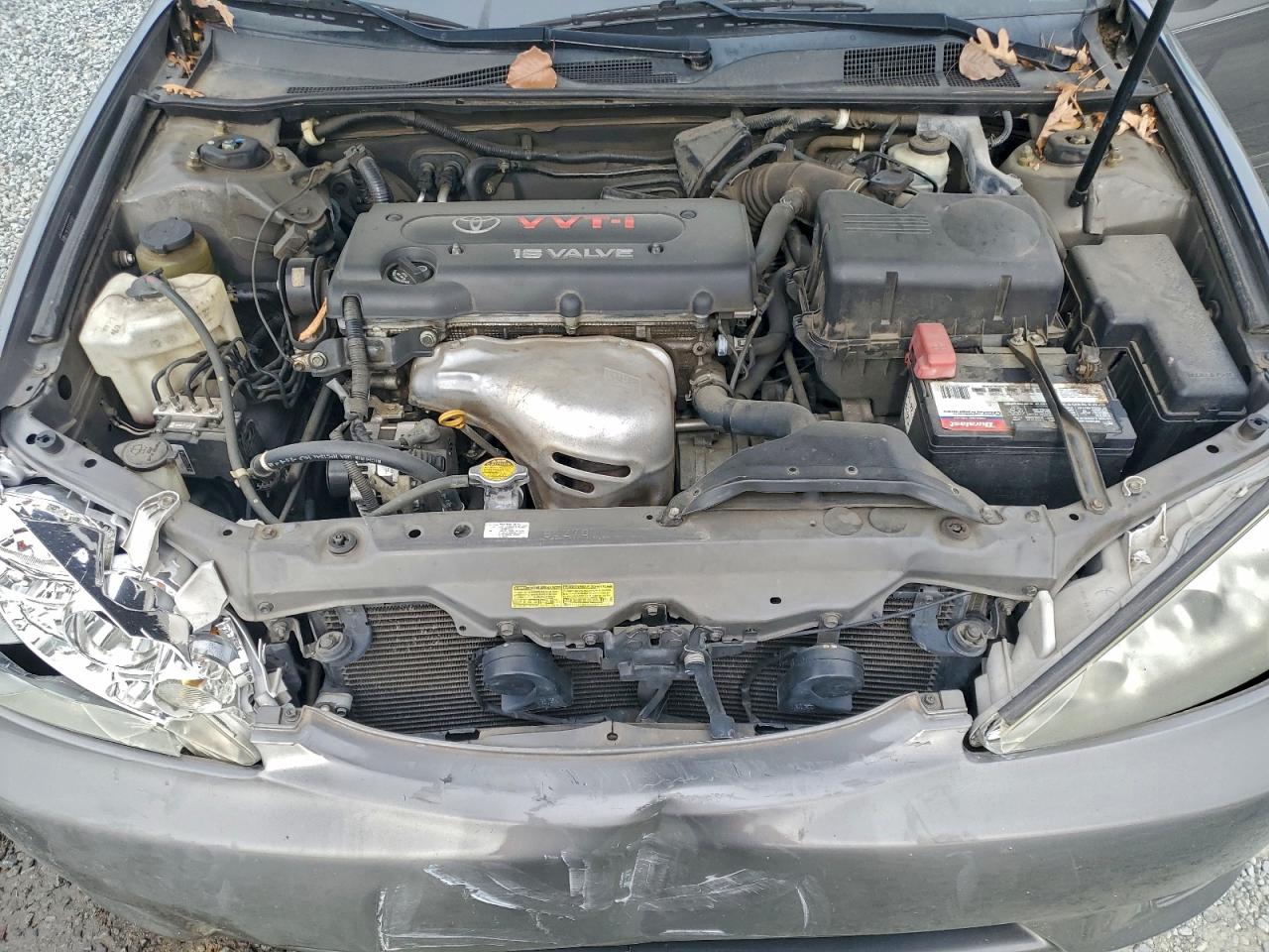 Toyota Camry Le Image 10