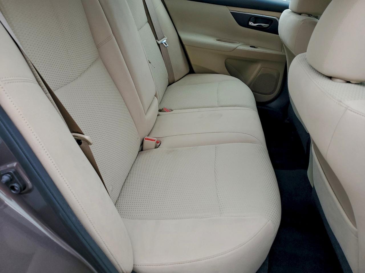 Nissan Altima 2.5 Image 2