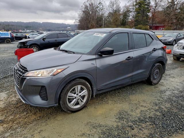  Salvage Nissan Kicks
