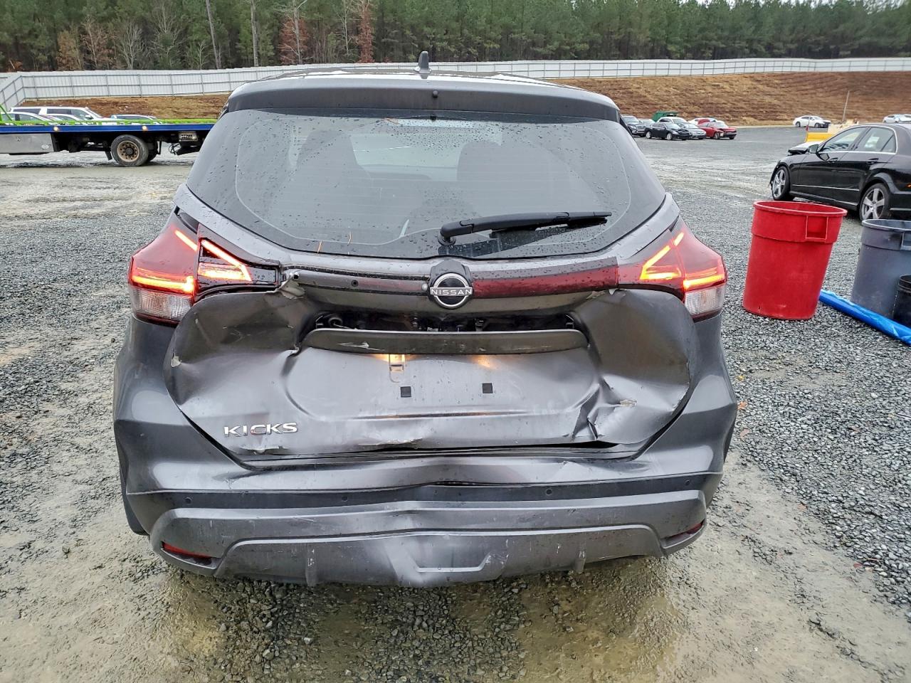 Nissan Kicks S Image 5