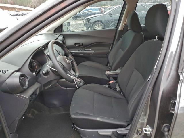 Nissan Kicks S Image 4