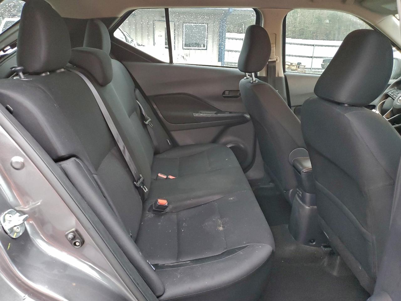 Nissan Kicks S Image 6