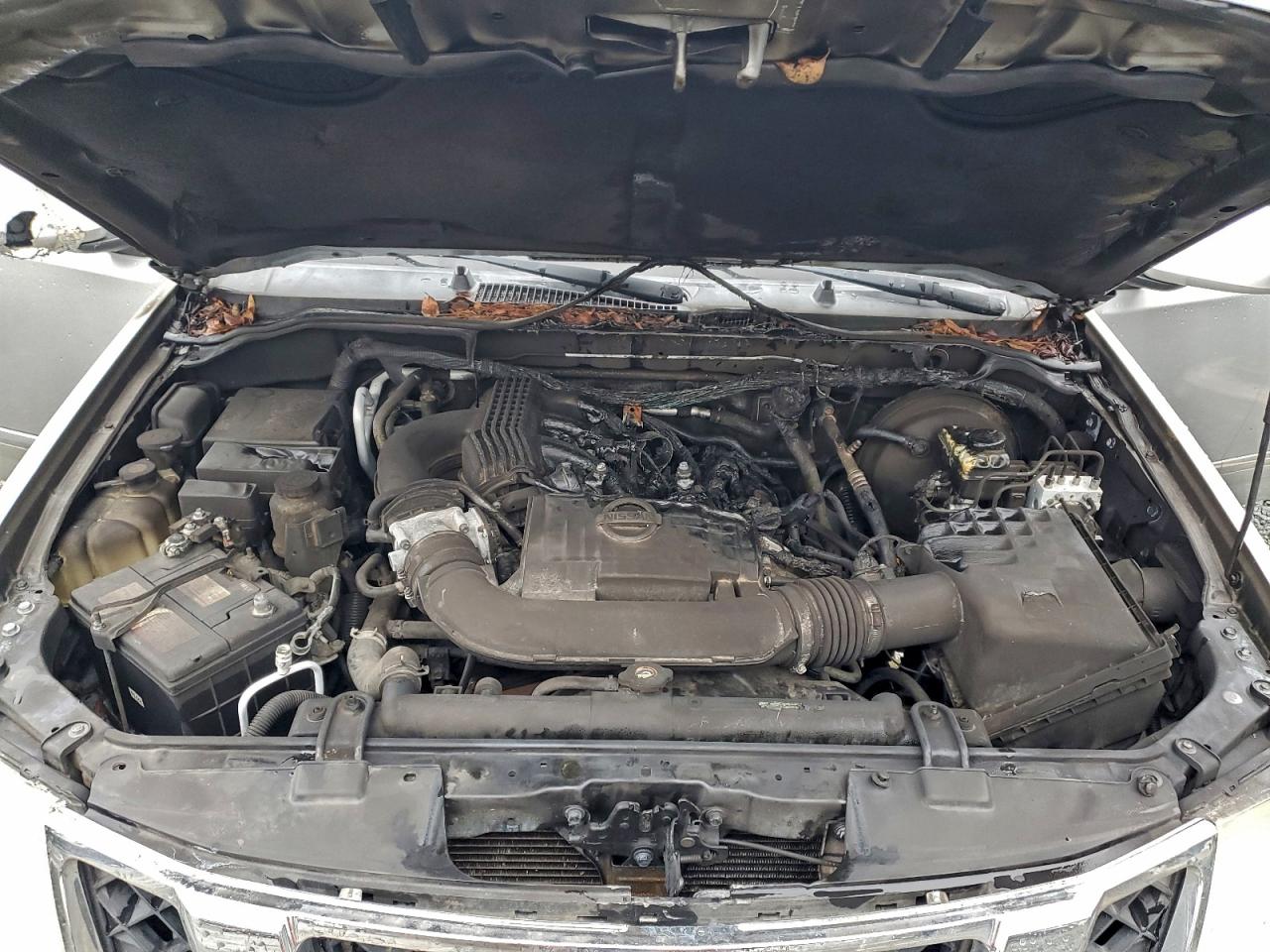 Nissan Pathfinder S Image 5