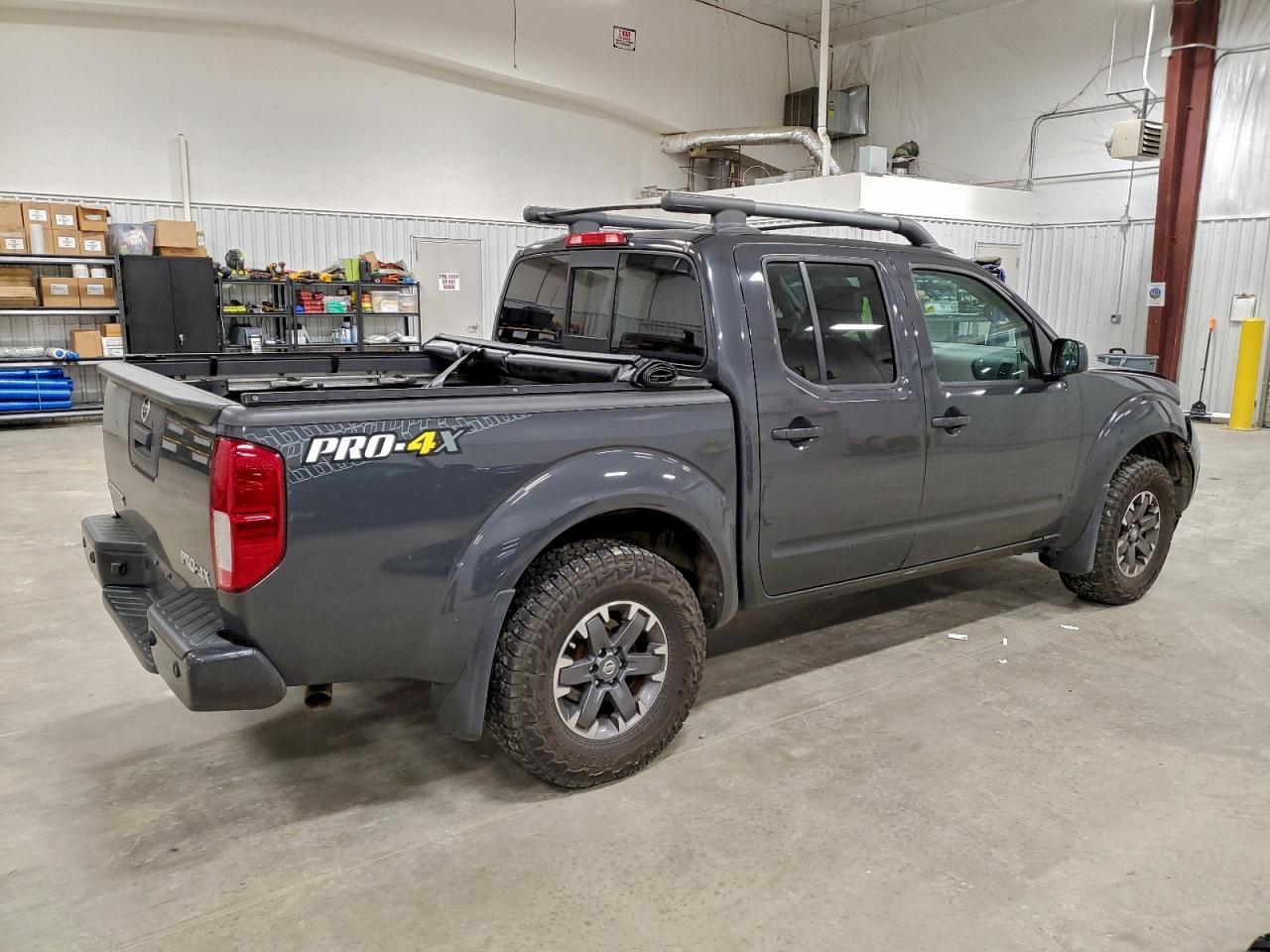 Nissan Frontier S Image 6