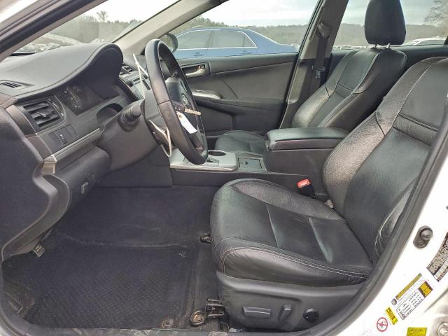 Toyota Camry L Image 10