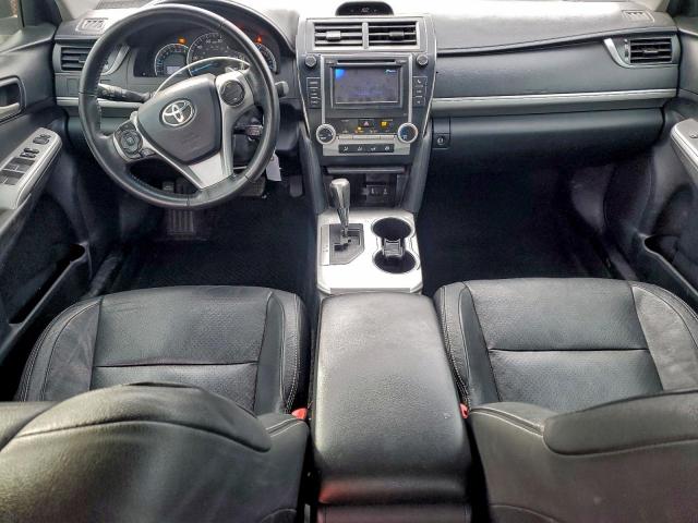 Toyota Camry L Image 11