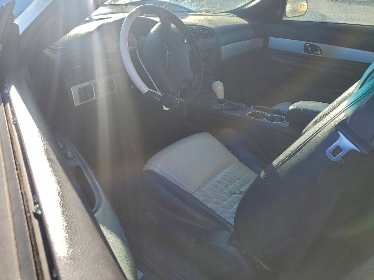 Ford Thunderbird Image 12