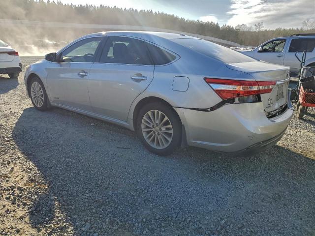 Toyota Avalon Hybrid Image 2