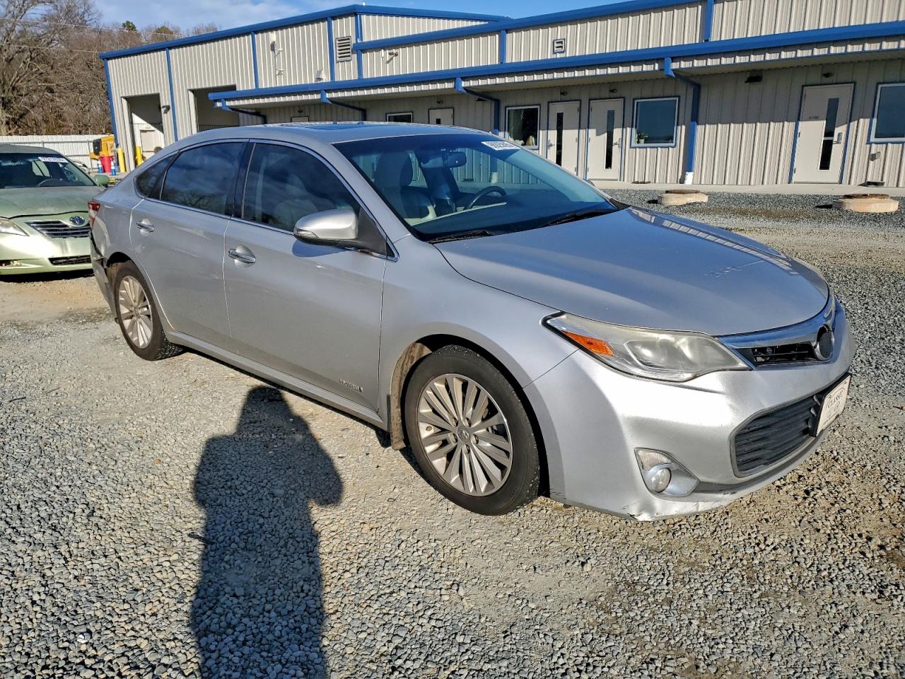 Toyota Avalon Hybrid Image 12