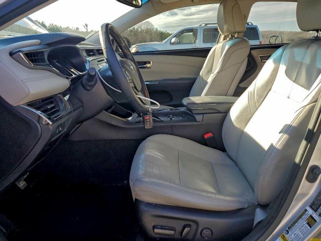 Toyota Avalon Hybrid Image 3