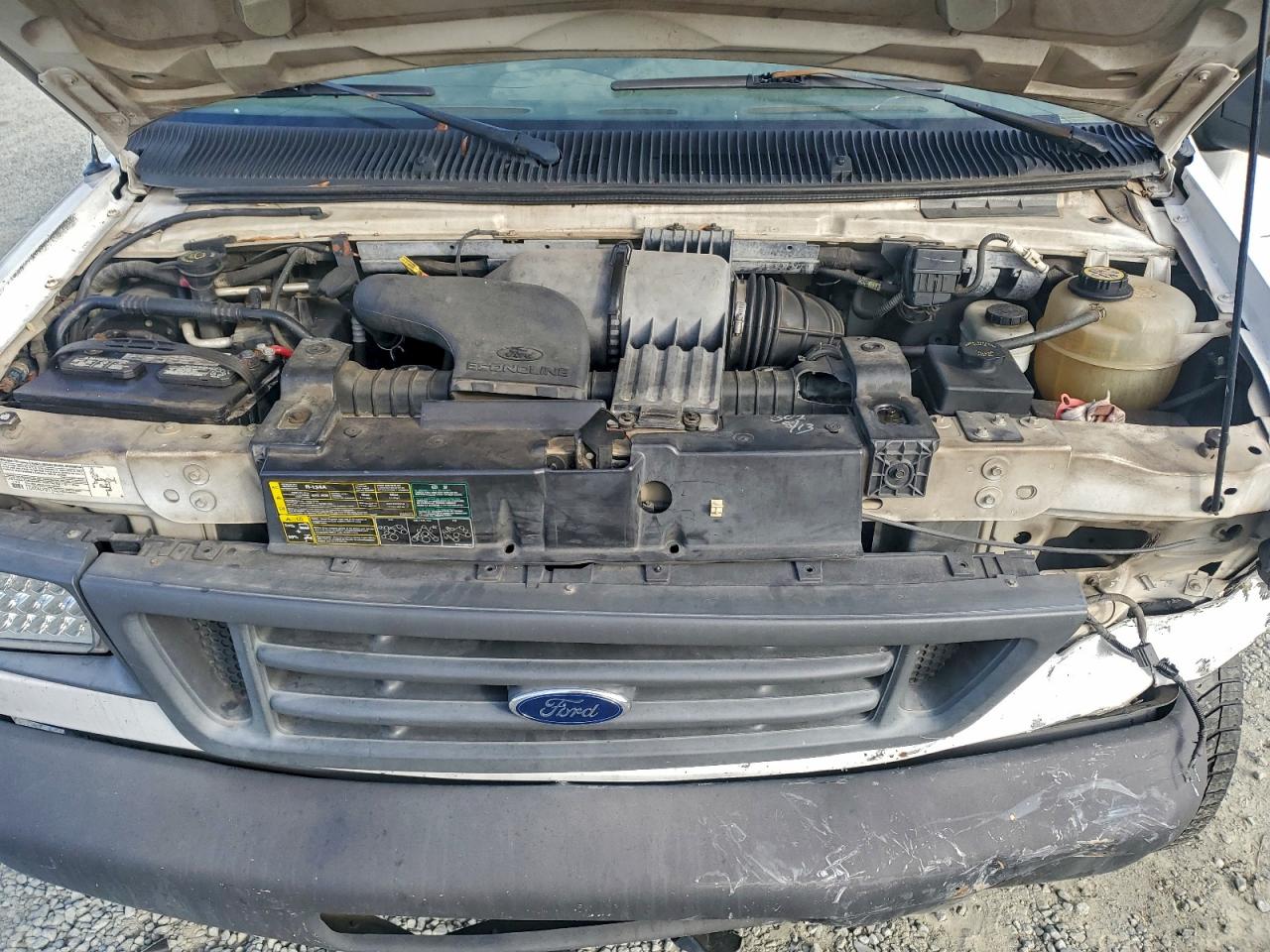 Ford Econoline E150 Van Image 9